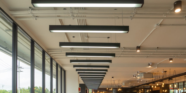 Reformas Integrales de Oficinas y Despachos en Hospitalet de Llobregat · Diseño e Instalación de Iluminación LED Eficiente