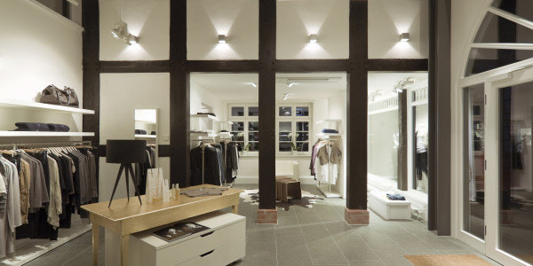 Reformas Integrales de Tiendas y Locales  Comerciales Hospitalet de Llobregat · Diseño y Planificación de Espacios Comerciales