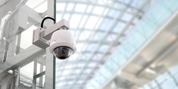 Reformas Integrales de Tiendas y Locales  Comerciales Hospitalet de Llobregat · Instalación Sistemas de Seguridad y Videovigilancia